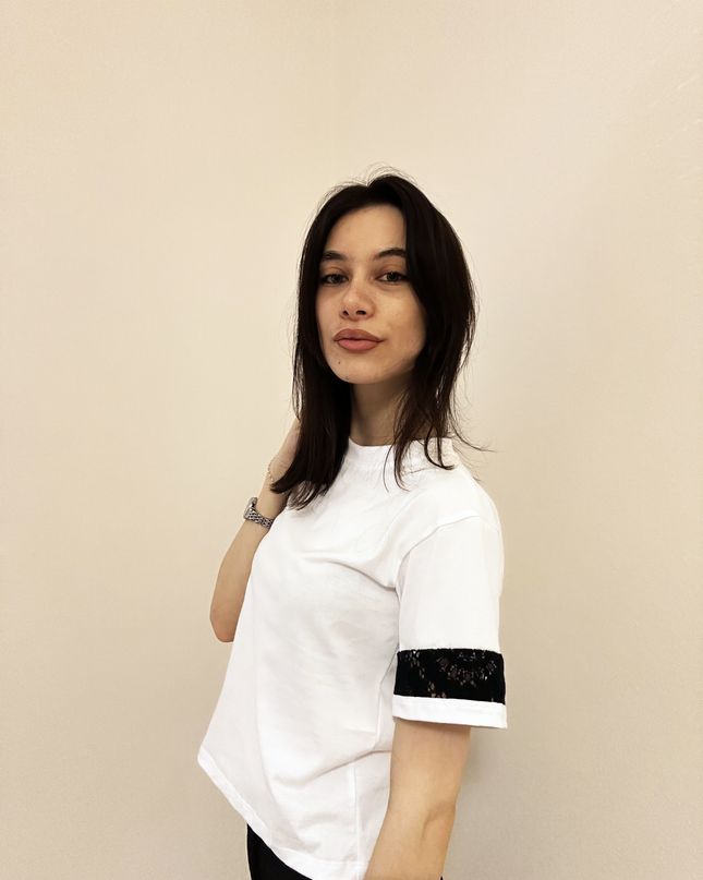 T-shirt con inserto in pizzo