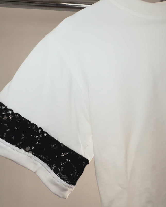 T-shirt con inserto in pizzo