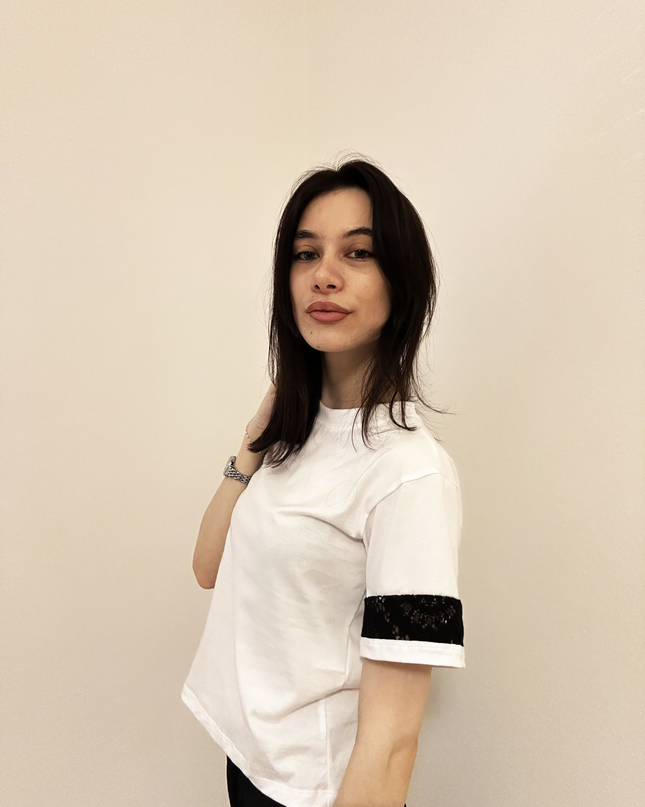 T-shirt con inserto in pizzo